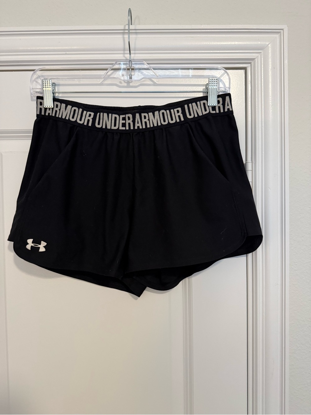 Under Armour Black Women's Athletic Shorts with Logo Waistband